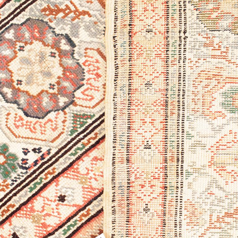 MATTA, semiantik, Turkisk Kayseri, ca 174x116 cm.