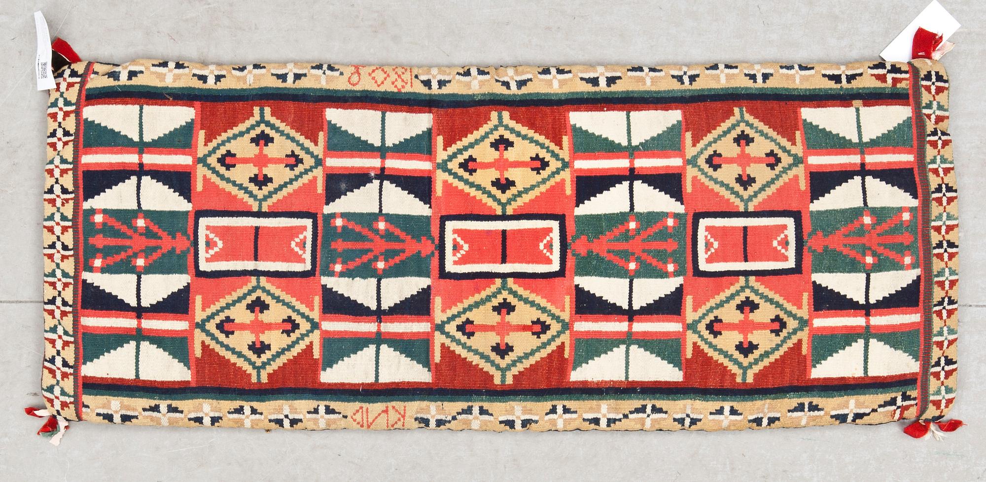 ÅKDYNA (agedyna). Rölakan. Ca 49 x 120 cm. Skåne, 1800-talets början.