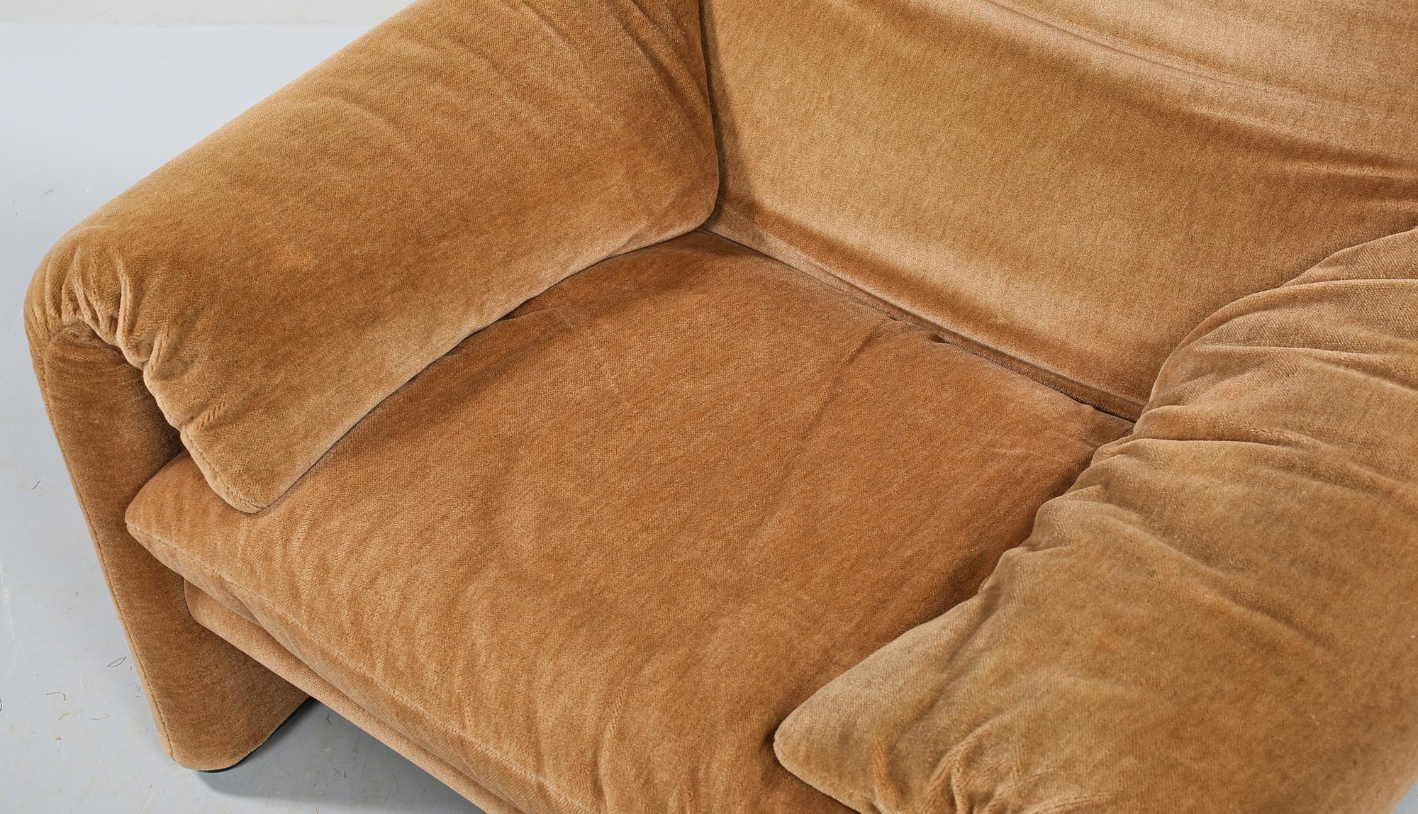 FÅTÖLJ, "Maralunga", Vico Magistretti för Cassina, formgiven 1973.