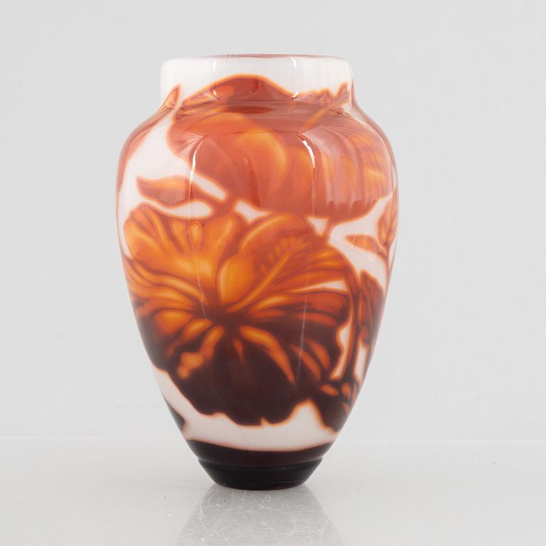 Eva Englund, a graal glass vase, Muraya 1992.
