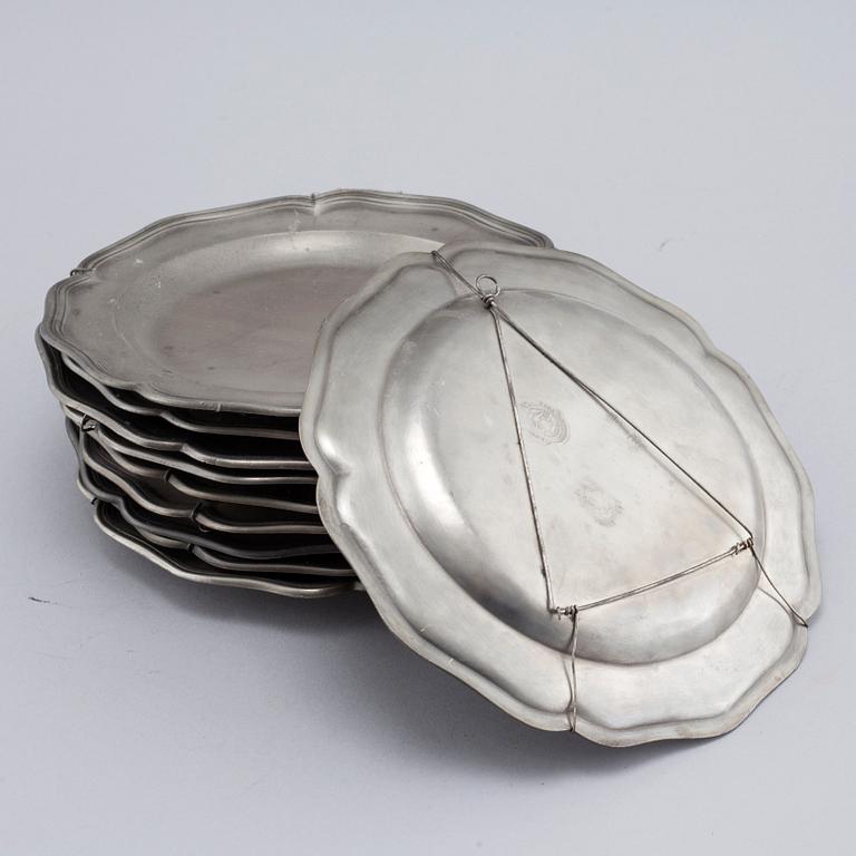Ten pewter plates from Engl. Block Zinn, 20th century.