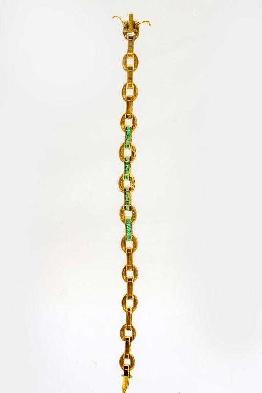 Armband, 14K guld med carréslipade smaragder och diamanter 8/8, ca 19 x 1 cm.