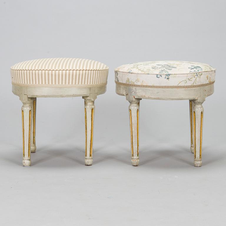 Two Gustavian stools, late 18th century.