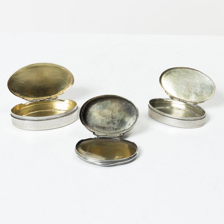Three silver boxes, 18th-19th century.