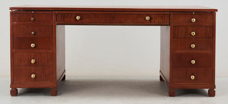 SKRIVBORD, 1900-talets första hälft.