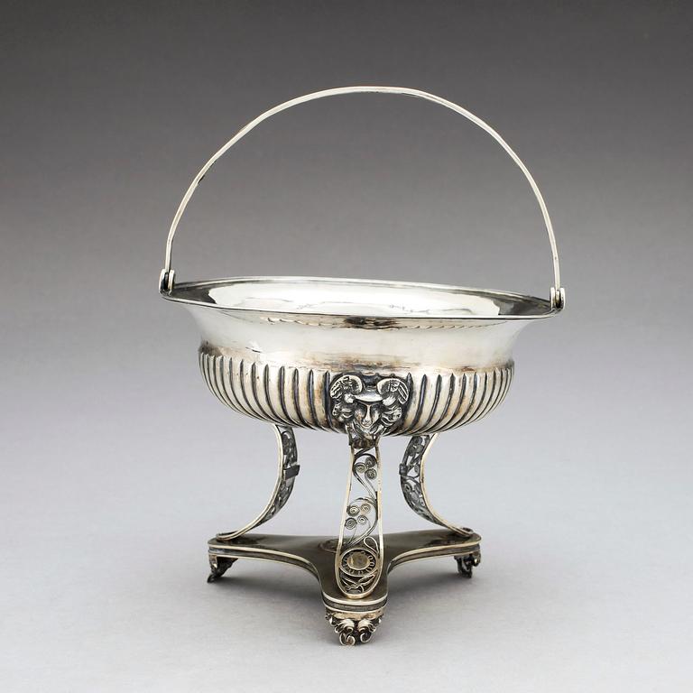 KONFEKTSKÅL, silver, empire, Johan Fredrik Carlsson, Norrköping, 1837. Tot. Vikt. ca 370 g.