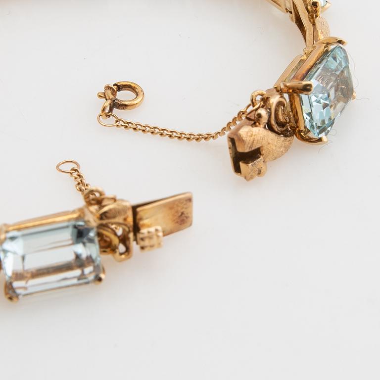 Armband, 18K guld med akvamariner.