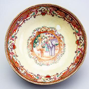 A famille rose punch bowl, Qing dynasty, Qianlong (1736-95).