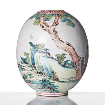 Vas, emalj på koppar. Qingdynastin, 1700-tal.