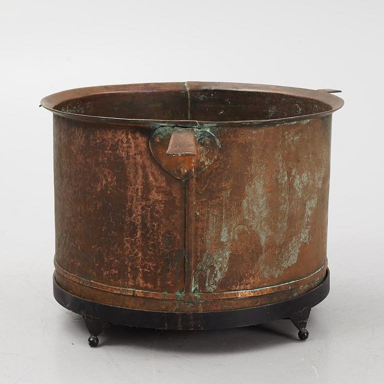 A copper barrel, 19th century.