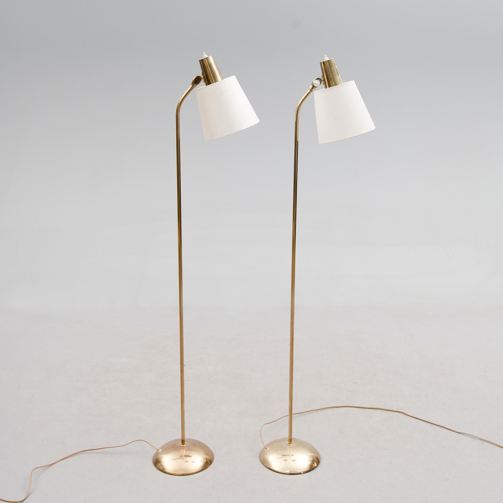 GOLVLAMPOR, 1 par, mässing, 1900-talets andra hälft.