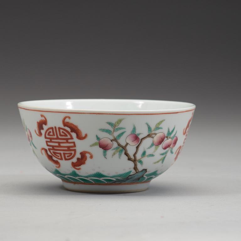 A Chinese bowl, Republic, with Xianfeng six character mark (1912-1949).