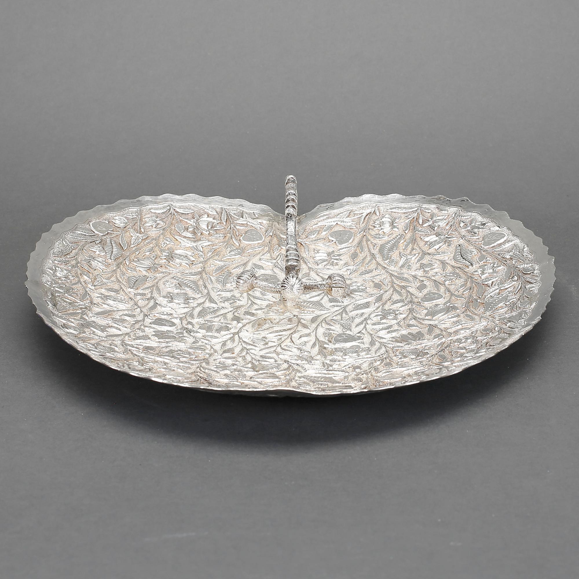 UPPLÄGGNINGSFAT, silver, 1900-talets förra hälft. Vikt ca 617 gram.