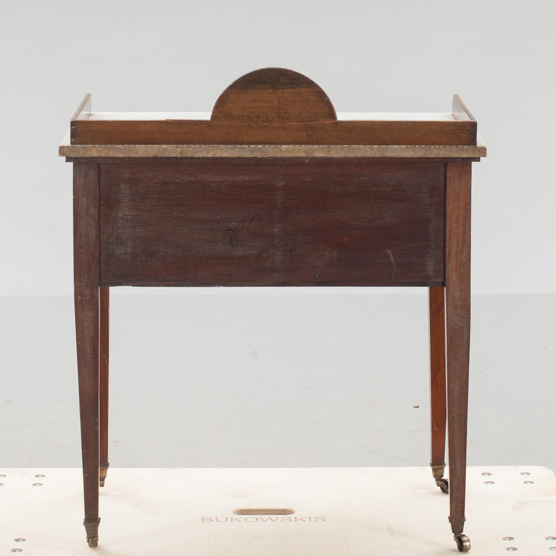 SIDEBORD, England, 1800-talets början.