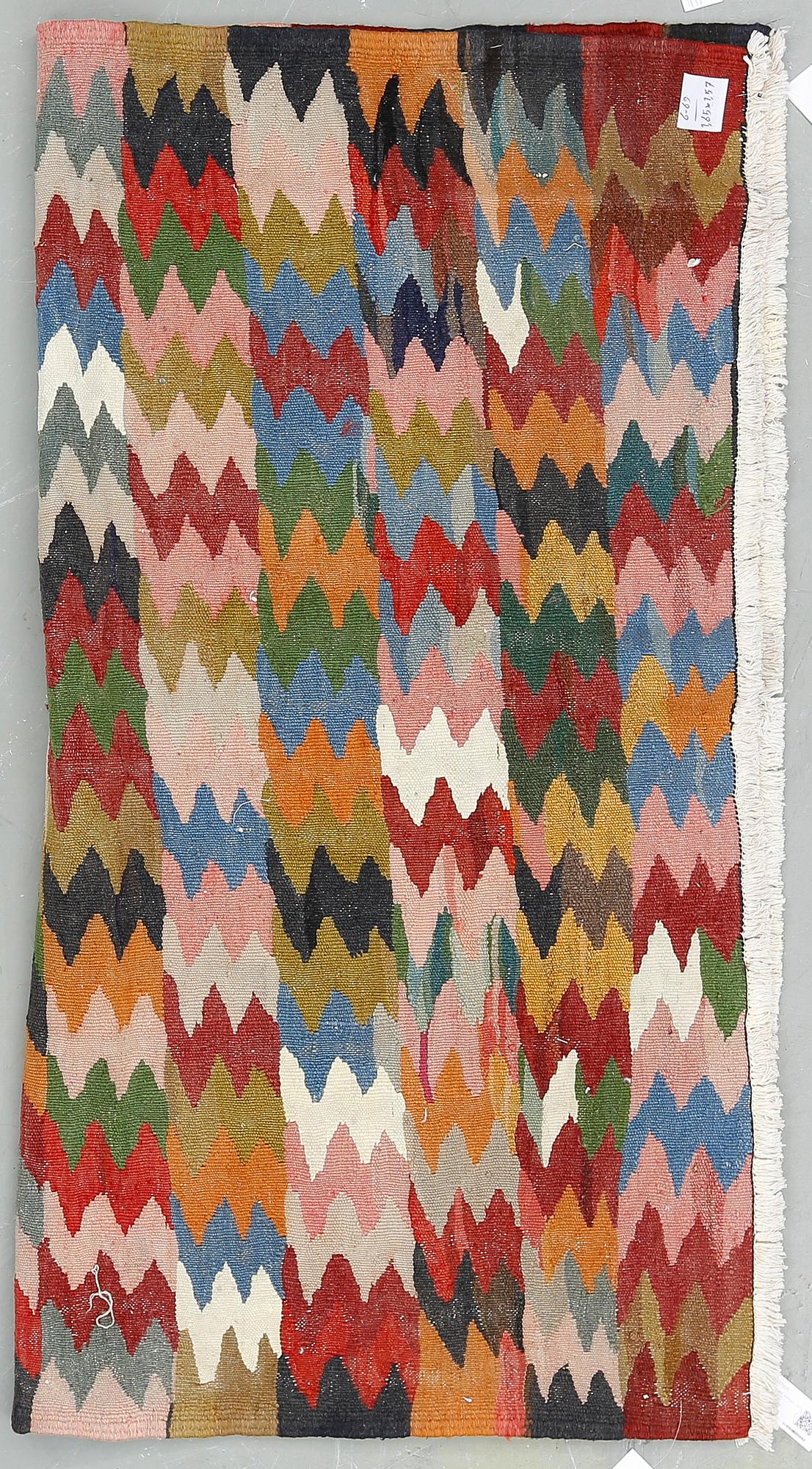 KELIM, möjligen veramin, ca 162x153 cm.