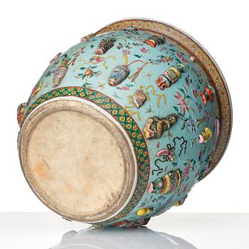 Fiskbassäng, porslin. Sen Qingdynasti/omkring 1900.