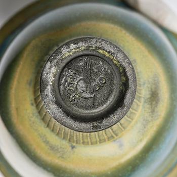 Wilhelm Kåge, a set of three Farsta stoneware footed bowls, Gustavsberg Studio 1950s.