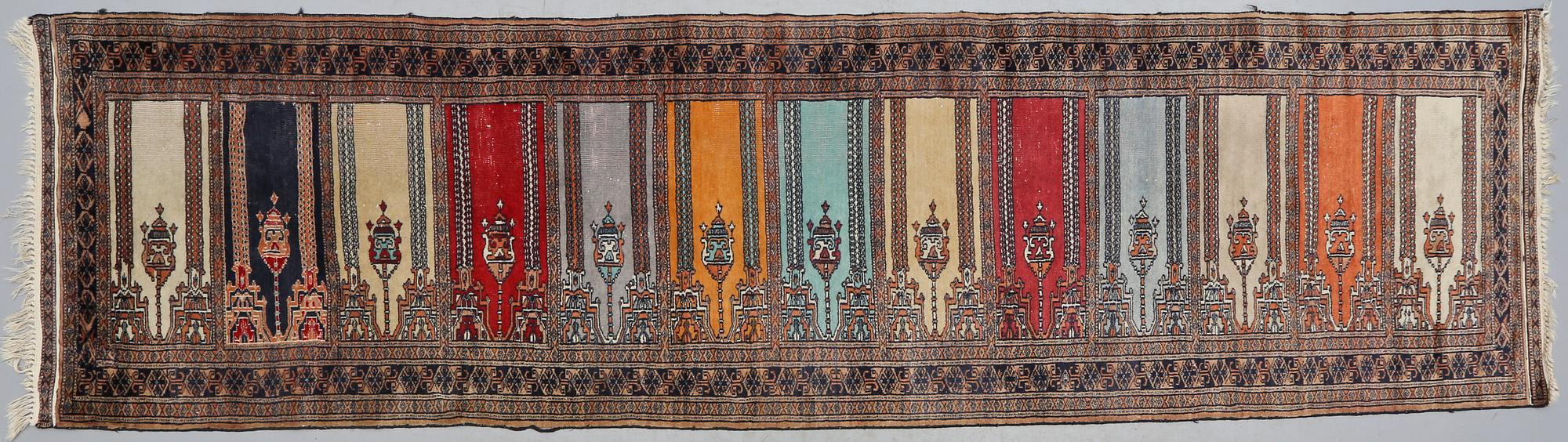 MATTA, old, troligen Pakistan, ca 303 x 82 cm.