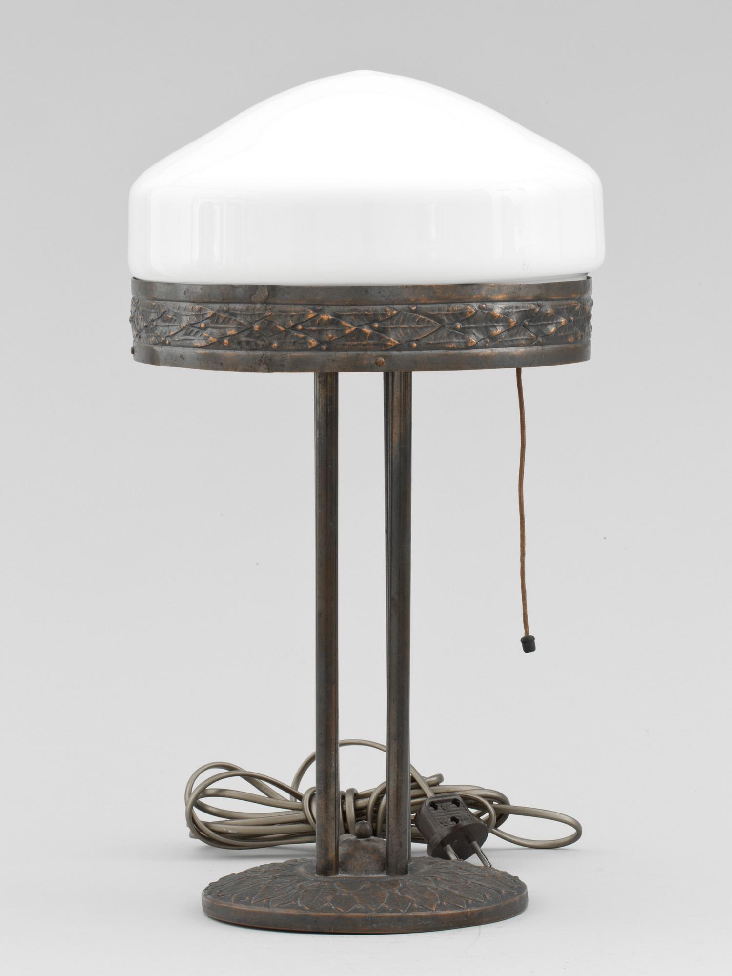 BORDSLAMPA, koppar, jugend, 1900-talets början.