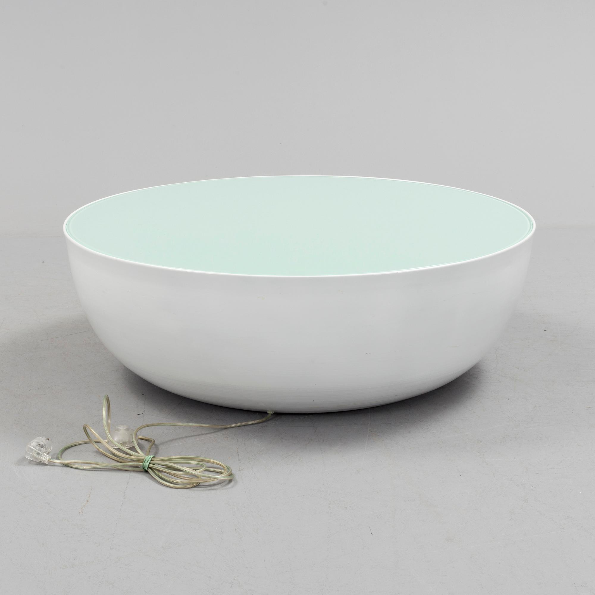 A Bonaldo Planet coffee table designed by Gino Carollo, 2000-tal.