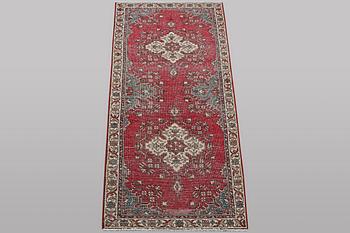 A runner carpet, Persian, Vintage Design, ca 229 x 75 cm.