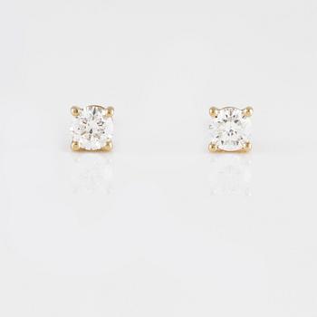 ÖRHÄNGEN, 18K guld med briljantslipade diamanter ca 0.39 ct. Vikt 1,4 gram.