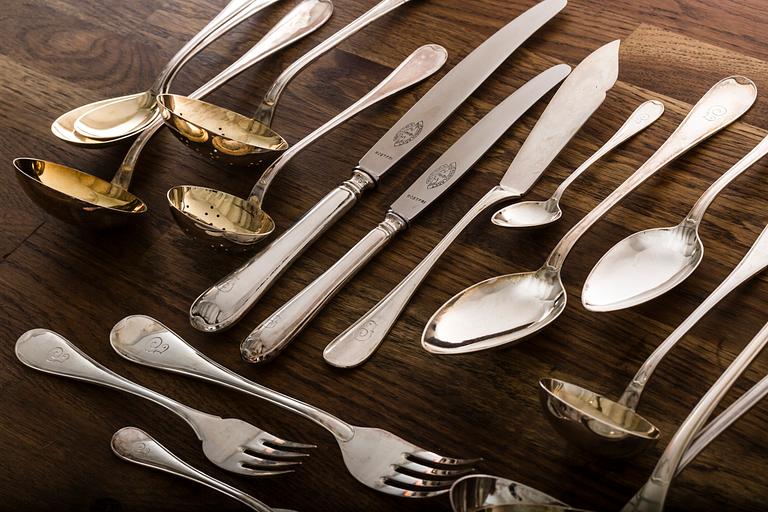 BESTICK, 208 dlr, "Svensk", silver, 1920-tal, total vikt inkl rostfria knivskaft ca 9000 g.