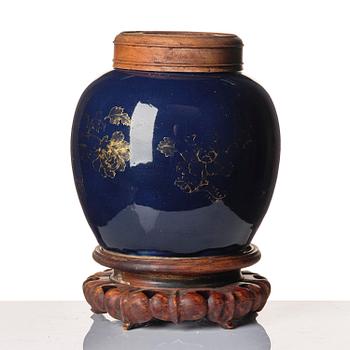 A blue glazed jar, Qing dynasty, 18th century.