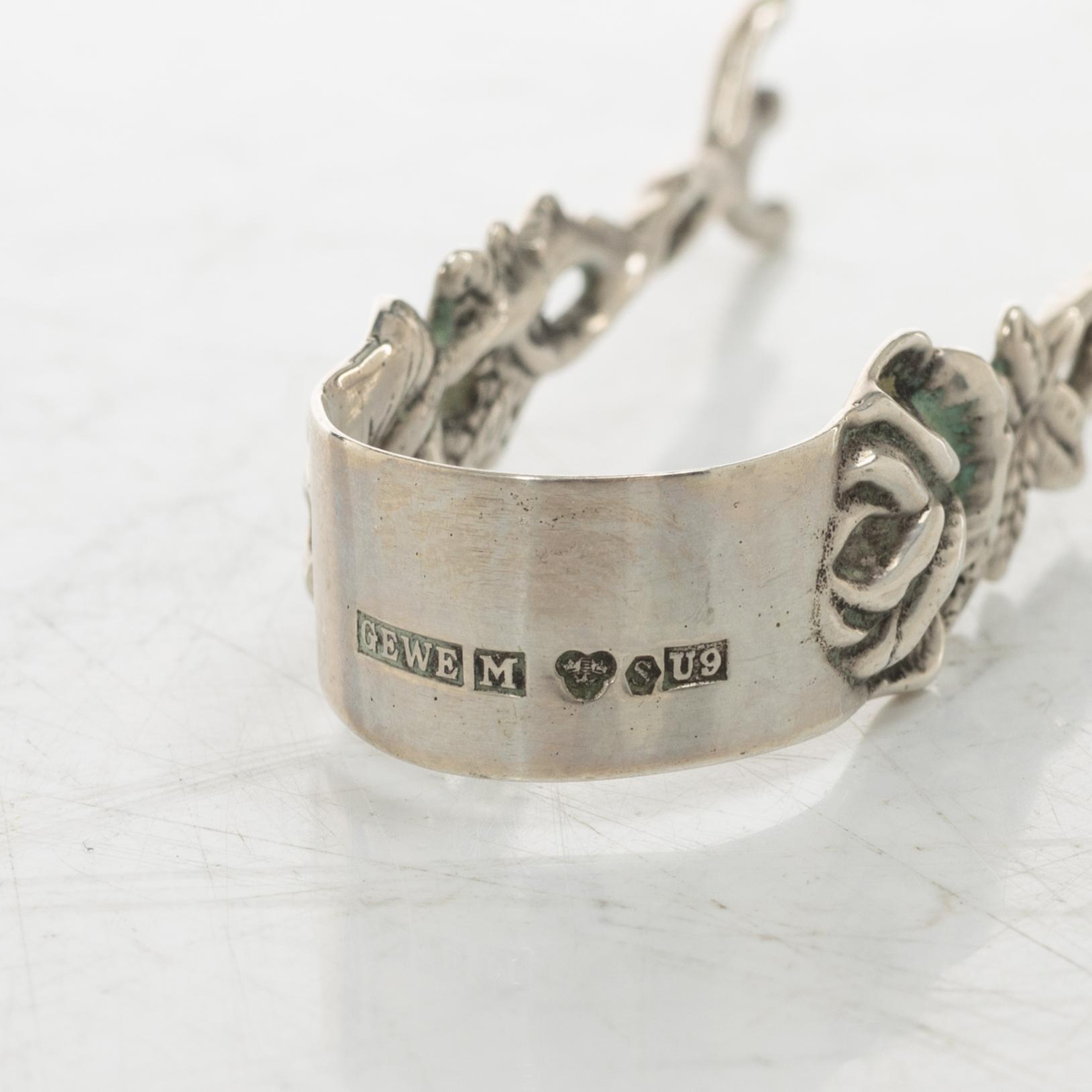 Bricka, gräddkanna, sockerskål samt sockertång, silver, rokokostil, 1900-tal.