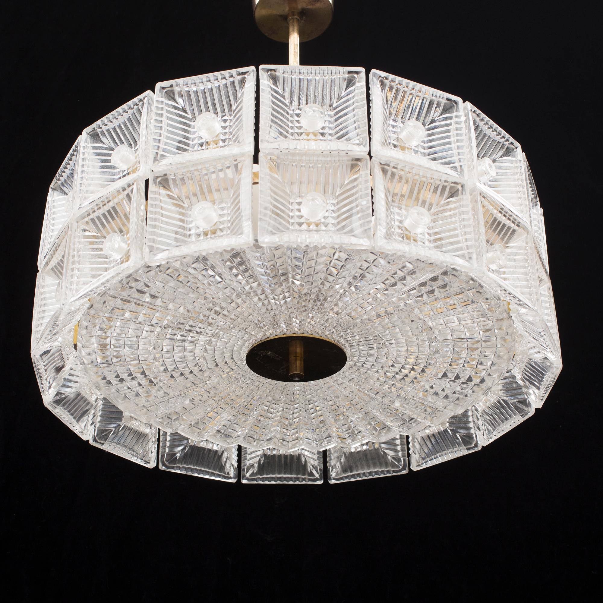 TAKLAMPA, Carl Fagerlund, Orrefors, 1900-talets andra hälft. Höjd 45 cm.