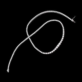 DIAMANTCOLLIER, 18 k vitguld, briljantslipade diamanter tot ca 6.10 ct.