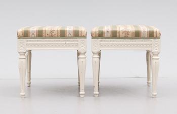 TABURETTER, 1 par, gustaviansk stil, 1900-talets första hälft.