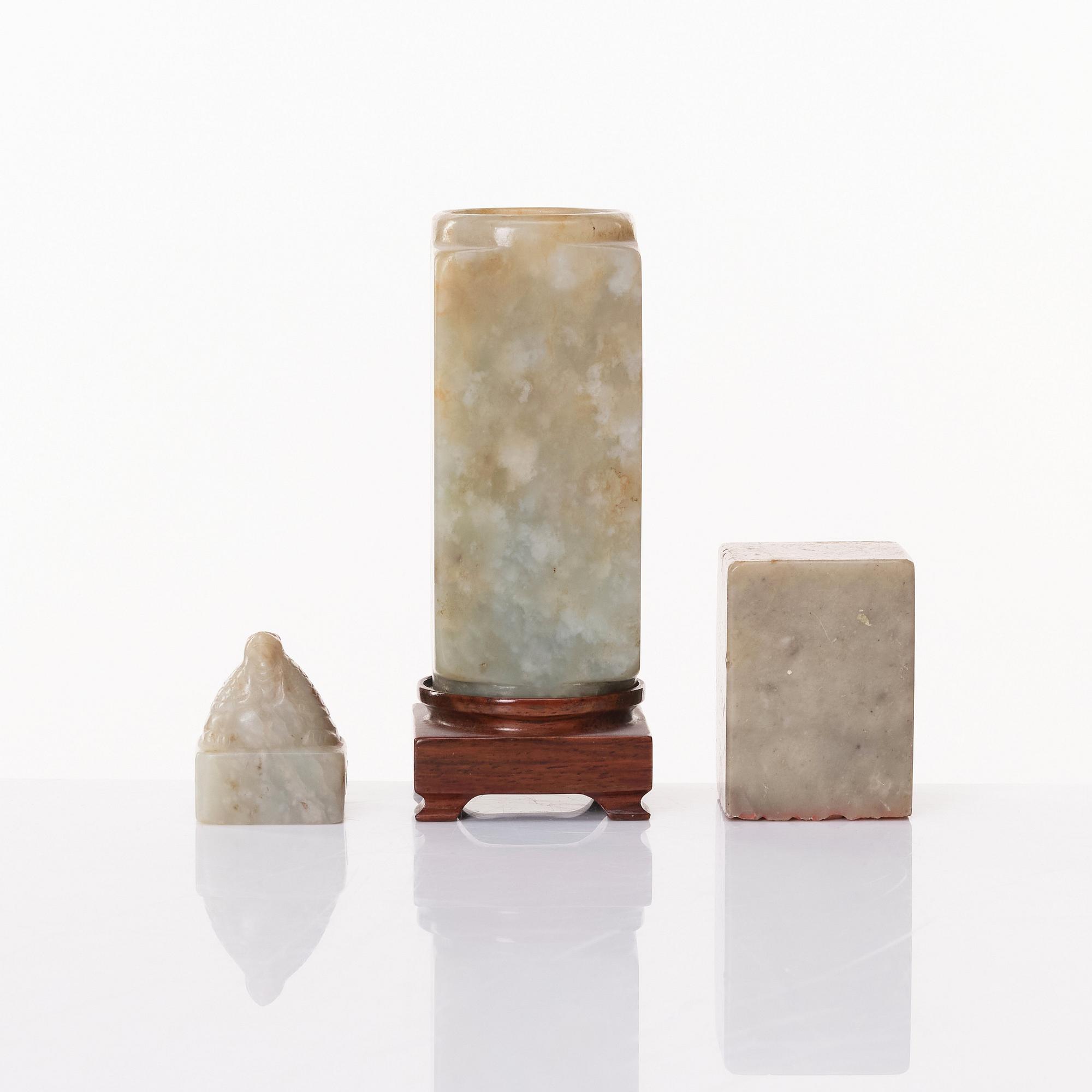 A Chinese cong shaped nephrite brush pot and two seals.