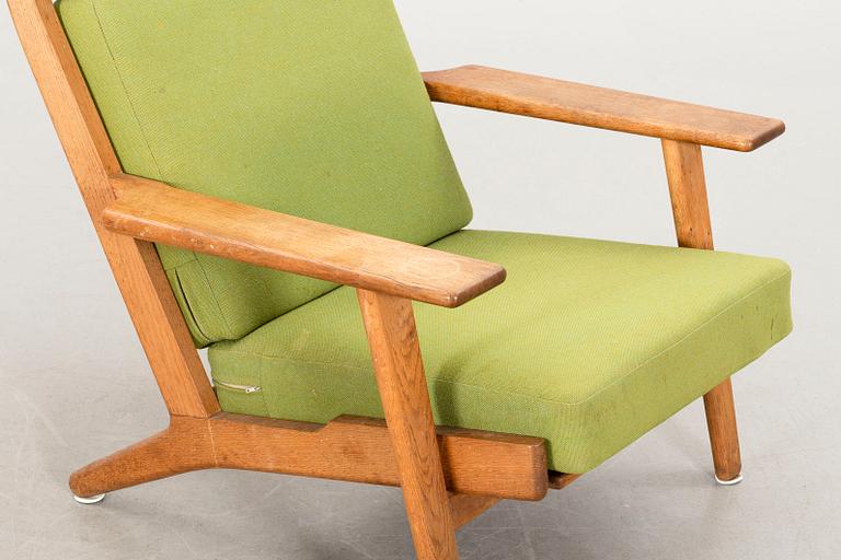 A HANS J WEGNER GE-290 armchair.