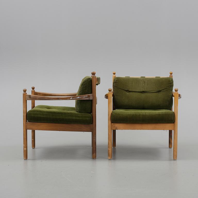 FÅTÖLJER, ett par, 1960-tal.