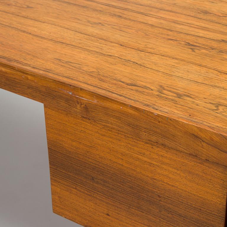 Severin Hansen, skrivbord, modell 66, Haslev Møbelfabrik, Danmark, 1900-talets mitt.