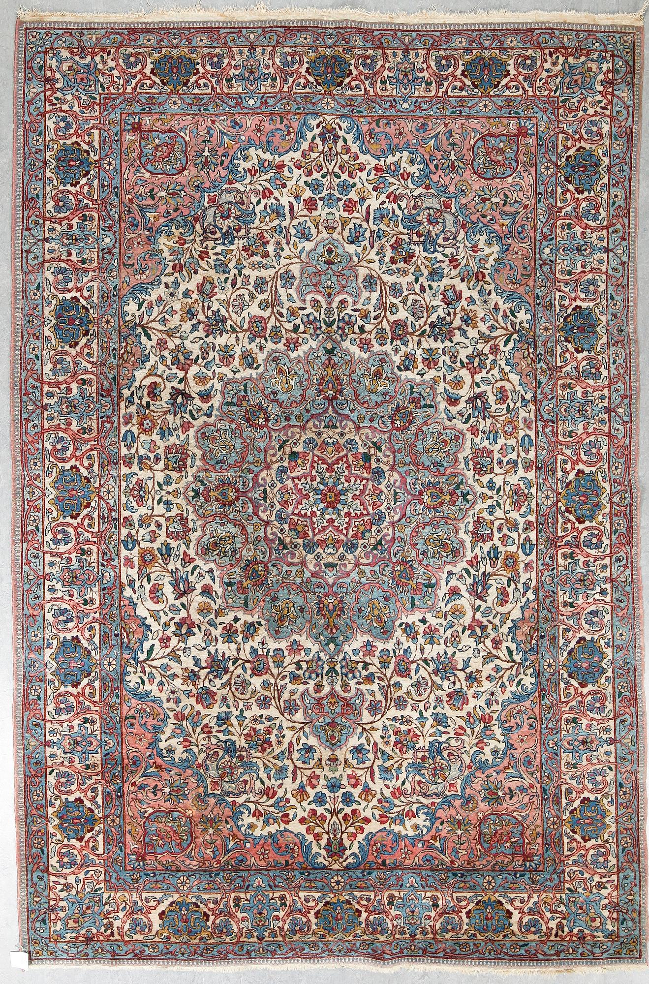 MATTA, semiantik/old Kirman, ca 298x199 cm.