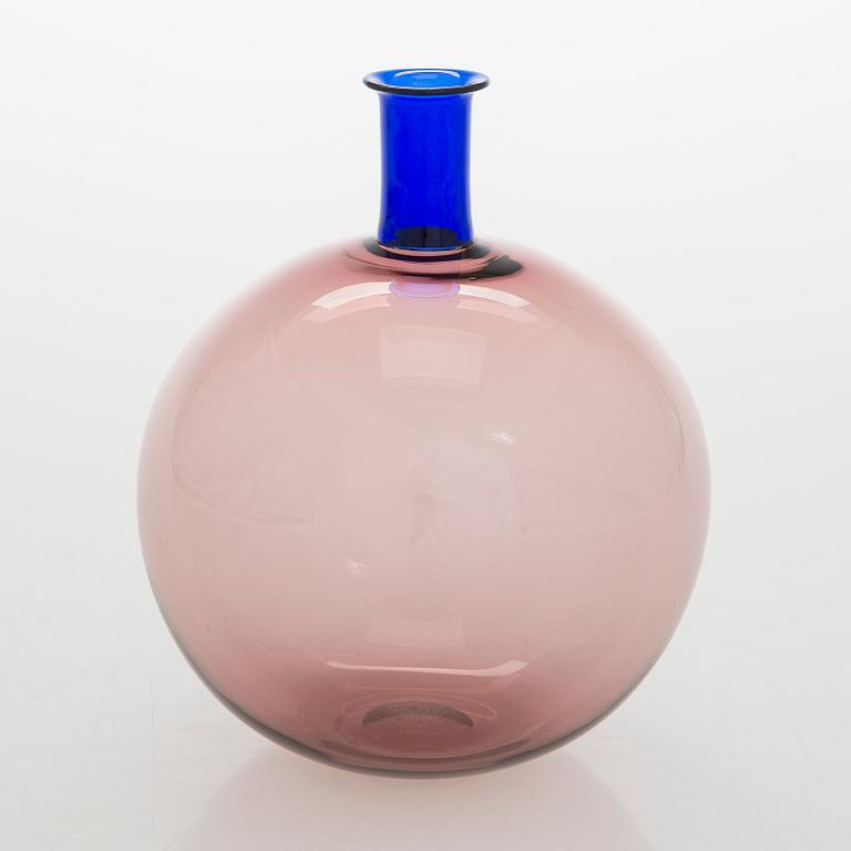 A Venini glass bottle, signed Venini 89.