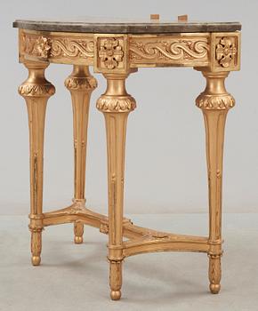 KONSOLBORD. Gustavianskt stockholmsarbete, 1700-talets slut.