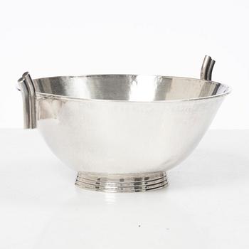 Tore Kullander, a silver bowl with handles, Borås, 1939.