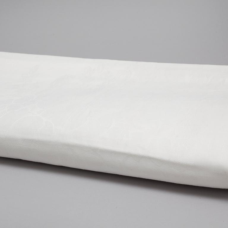 A 20th century cloths linen damast.