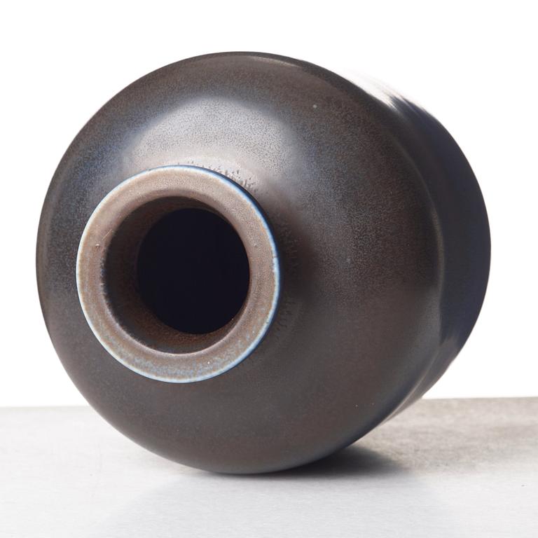 Berndt Friberg, a stoneware vase, Gustavsberg studio, Sweden 1965.