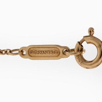 Tiffany & Co, an 18K gold necklace.
