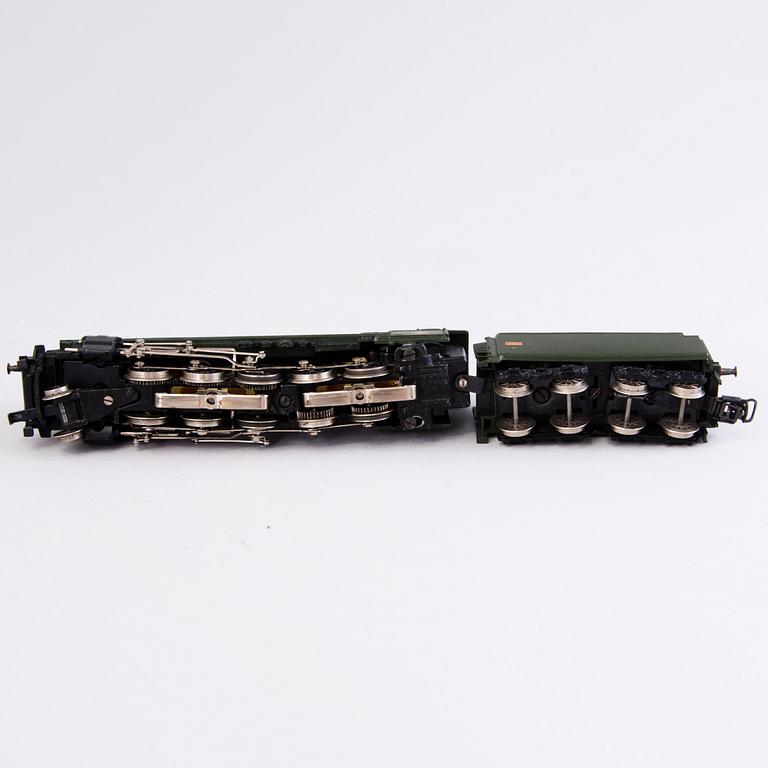 MÄRKLIN, sähkövetureita, 2 kpl ja vaunu, Saksa.