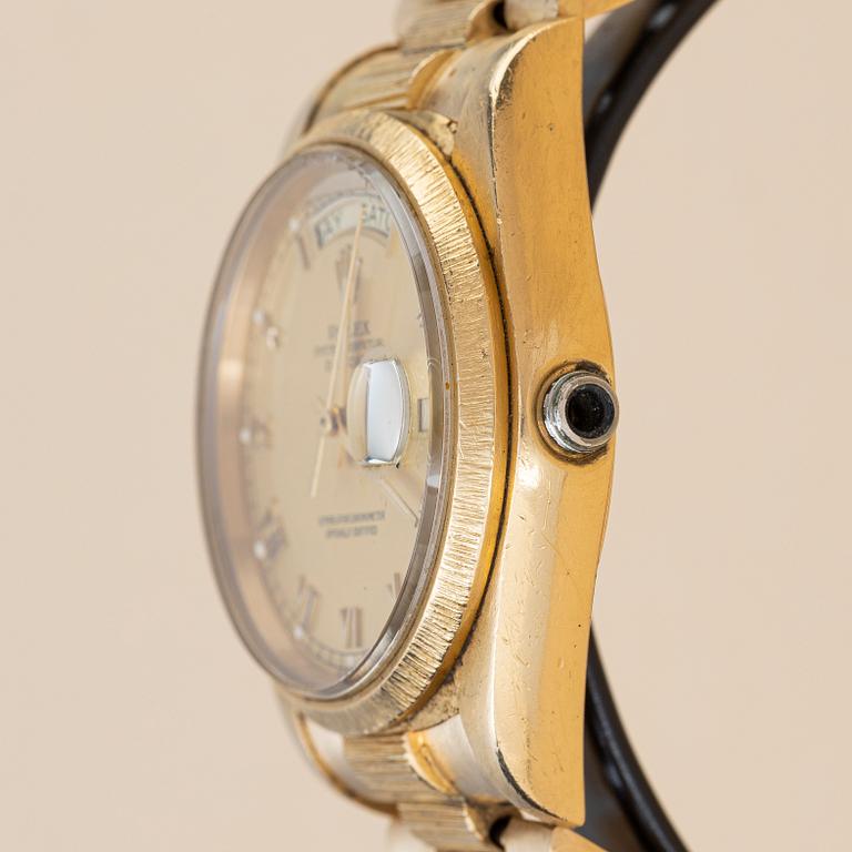 Rolex, Day-Date, "Bark Finish", "Lemon Roman Dial + extra Champagne Dial", ca 1981.
