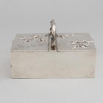 A Russian early 20th century parcel-gilt silver box, mark of Fyedor Lorie, Moscow 1899-1908.