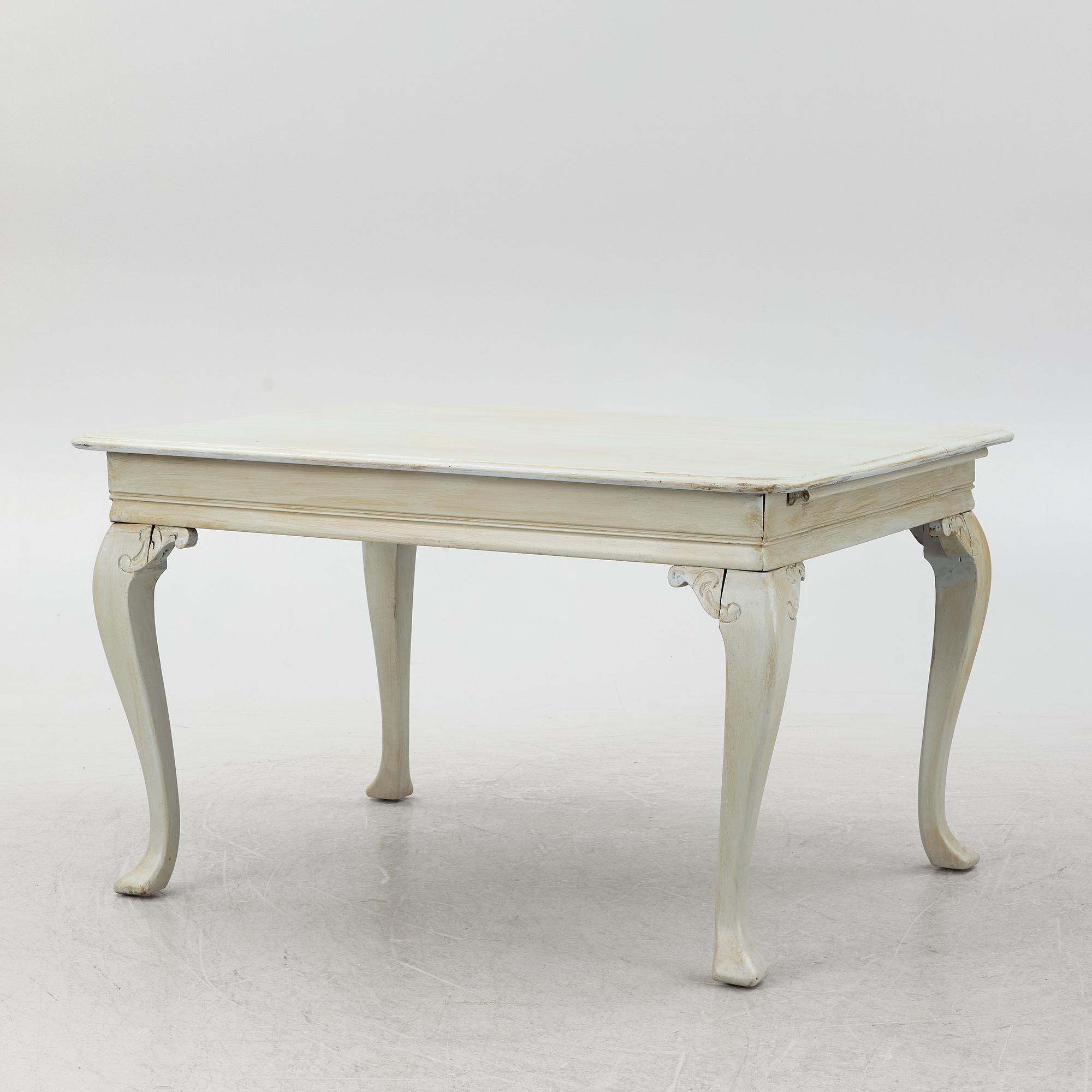 Dining table, Rococo style, first half of the 20th century.