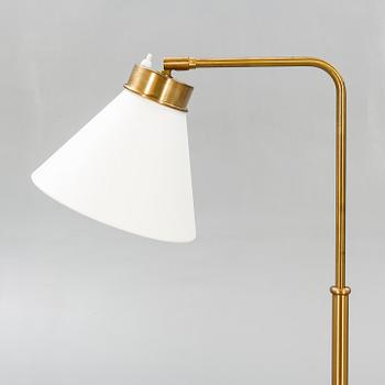 Josef Frank, a brass flor lamp nr 1842.