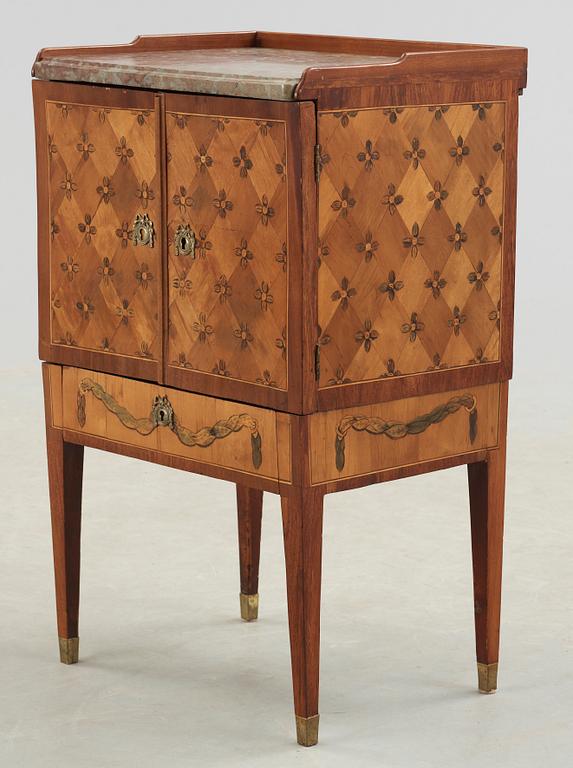 POTTSKÅP, gustavianskt stil i Hultstens art. Sent 1800-tal.