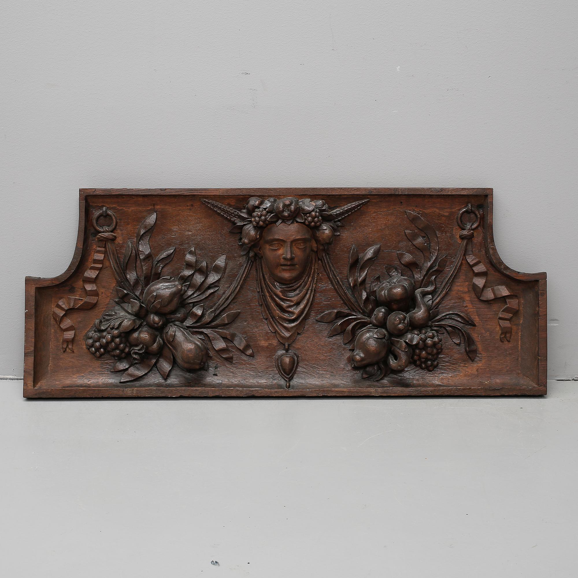 DÖRRÖVERSTYCKE/PANELSTYCKE, barockstil, sent 1800-tal.